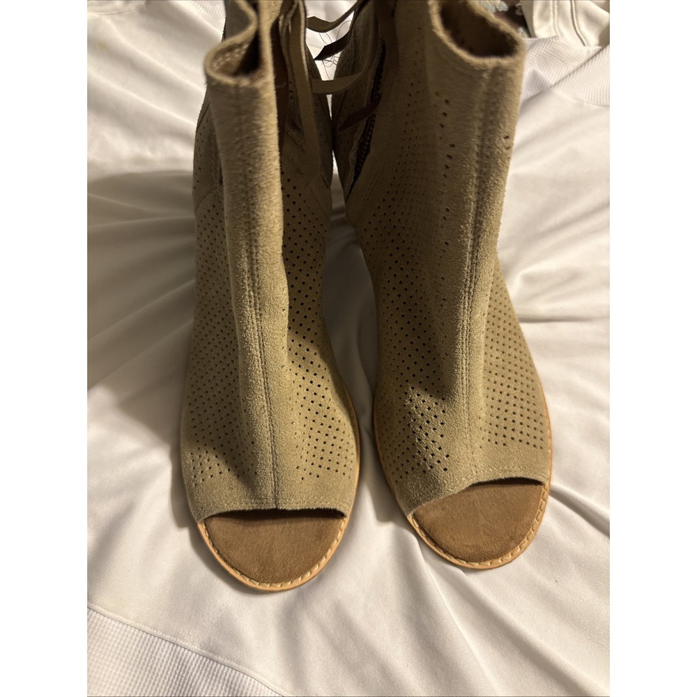 Toms Majorca Booties Bailey Perforated Tan Suede Open Toe Ankle Boots Size 9.5 M